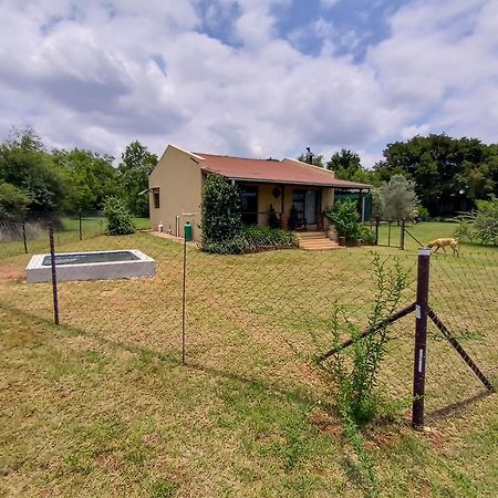 Votadini Country Cottages Magaliesburg Room photo